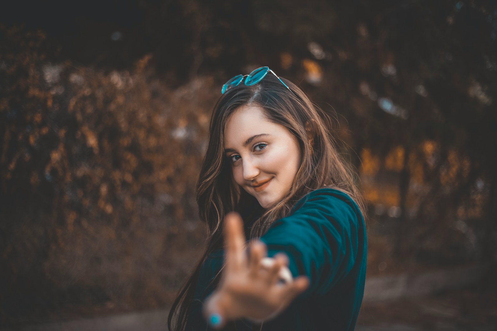 Mit Christiane Schaum findest du zurück zu deiner kraftvollsten Version – zu dir selbst.
Durch Traumatherapie, Körperarbeit und Persönlichkeitsentwicklung für Frauen begleitet sie dich einfühlsam auf dem Weg zu mehr Ruhe, Klarheit und innerer Verbundenheit.